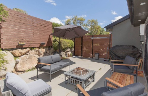Jindabyne House | Jackson Hole 3 - 3/123 Gippsland Street