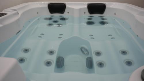 Novi Beograd Apartment | Jacuzzi Sensation