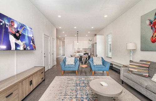 Talbot's Corner Cottage | Jade - Private Patio and Balcony - Near Germantown