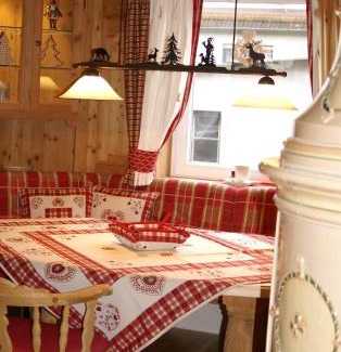 Lettgenbrunn Hotel | Jagdhotel Sudetenhof