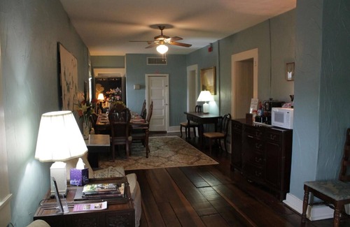 Bardstown Bed & Breakfast | Jailer's Inn