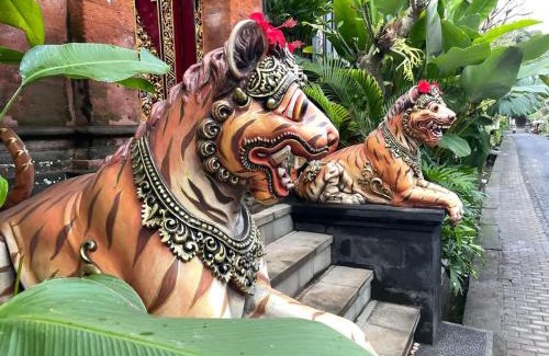 Nyuh Kuning House | Jambul House