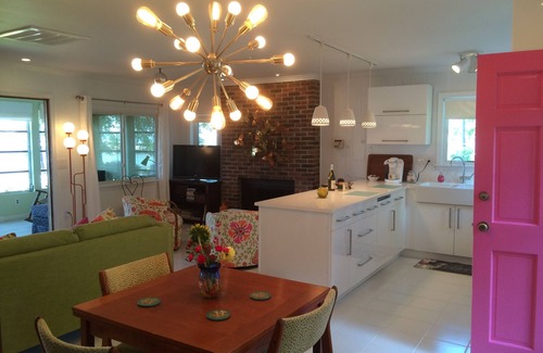 Surry Cottage | James River Beach Retreat - Last Minute Rate- Williamsburg - Ferry End Cottages