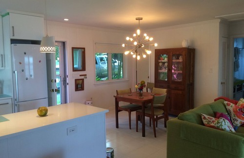 Surry Cottage | James River Beach Retreat - Last Minute Rate- Williamsburg - Ferry End Cottages