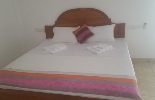 Hettimulla House | Jani Beach Resort, restaurant and surf camp