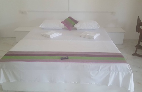 Hettimulla House | Jani Beach Resort, restaurant and surf camp