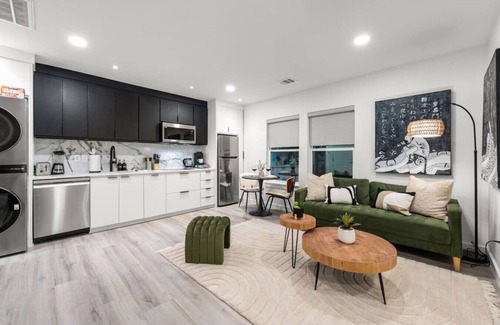 Oak Cliff Apartment | Japandi Zen King 1BR Apt-Bishop Arts Nr DT Dallas
