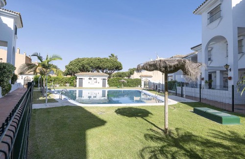 Poblado Sancti Petri Apartment | Jardin de la Alegria
