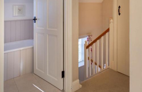 Bourton House | Jasmine Cottage - 2 Bedroom in Heart of Bourton!