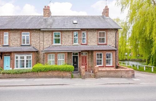 Haxby Apartment | Jasmine Cottage