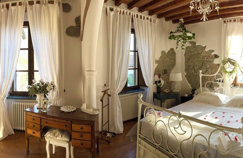 Luni Bed & Breakfast | jasmine cottage