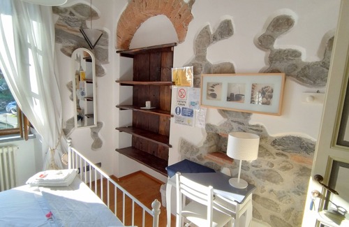 Luni Bed & Breakfast | jasmine cottage