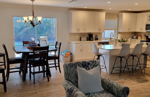 Villas House | Jasper Villa - Pool & Hot Tub. Beach supplies and a home with all the amenities!