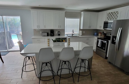 Villas House | Jasper Villa - Pool & Hot Tub. Beach supplies and a home with all the amenities!