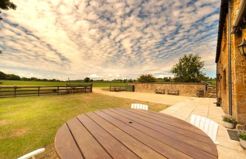 Upper Oddington House | Jay Barn - Ash Farm Cotswolds