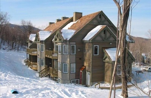 North Troy Condo | Jay Peak Resort 4 Bedroom Ski-in Ski-Out Condo with Lock-Out 2 BR option.