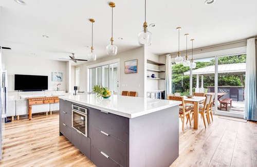 Poipu House | JC Surf House: Elegant 5BR w/Pool, BBQ & Ocean Views