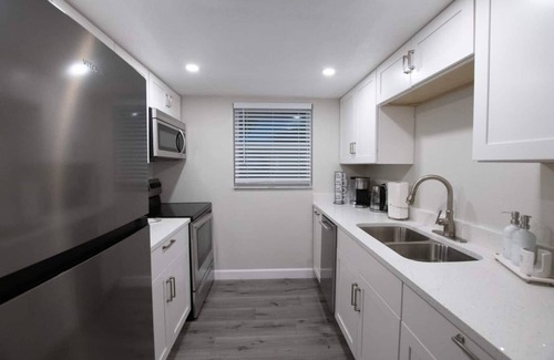 Clearwater Apartment | Jefferson Executive Suites #4 - Clearwater 2/1 Apt