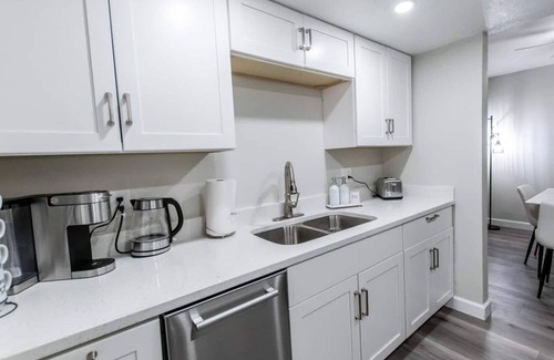 Clearwater Apartment | Jefferson Executive Suites #4 - Clearwater 2/1 Apt
