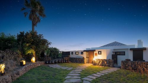 Hallim House | Jeju Staysosoheon dokchae pension