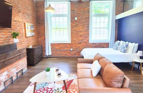 College Hill Apartment | Jennifer's Historic Downtown Loft