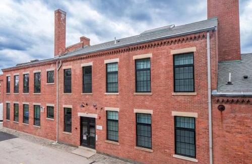 College Hill Apartment | Jennifer's Historic Downtown Loft