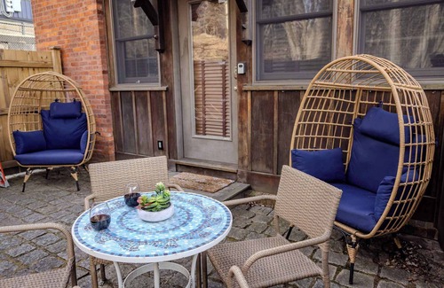 College Hill Apartment | Jennifer's Riverfront Foundry Apartment Downtown