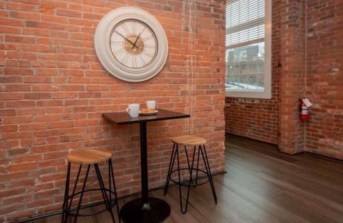 College Hill Apartment | Jennifer's Vibrant Historic Brick Loft Private Apartment