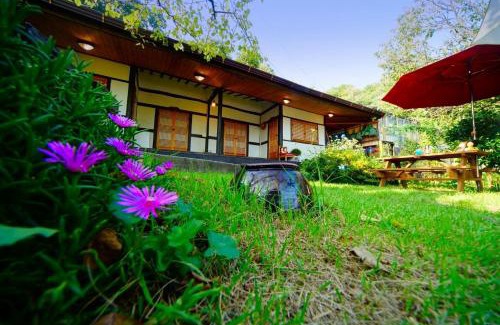 Jeonju House | Jeonju ggumgguneunnalgae guesthouse
