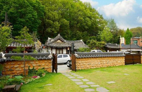 Jeonju House | Jeonju Jiudang Hanok Stay