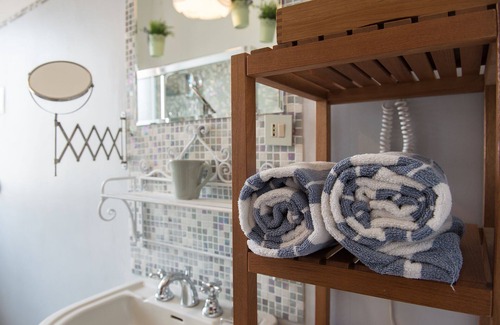 Faro Apartment | Jesolo, Nido del Mar: sea front garden private beach