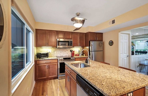 Pinehurst Condo | Jewel by the lake! Water + pool views, stylish 3BR