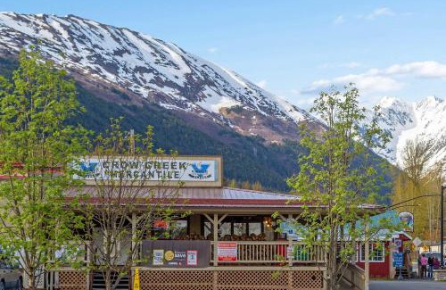 Girdwood Hotel | Jewel Chalet