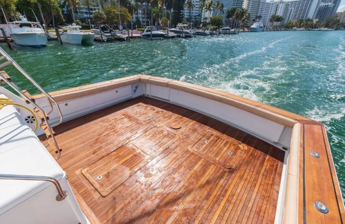 Mid Beach Boat Rental | Jewel of the Nile Yacht Hotel and Cruises