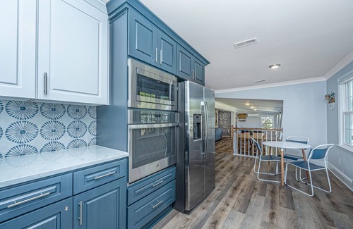Manning House | Jewel on the Lake - Relaxing Lakefront Home