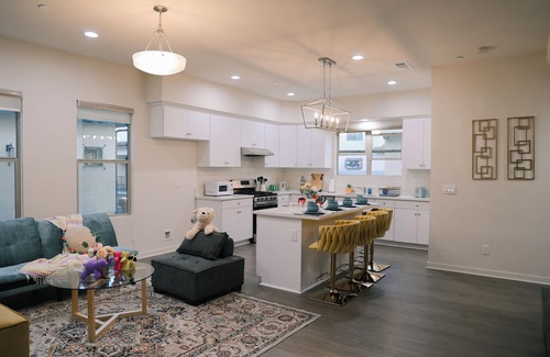 Alhambra House | Jie’s choice—Decent 2B brand new home 15mins to DT