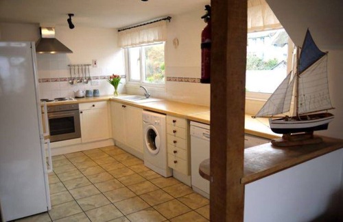 Cadgwith House | Jimmers Loft@Cadgwith Cove-Beautiful Sea Views