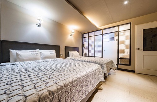 Jinju Hotel | Jinju Broadway 42nd Street