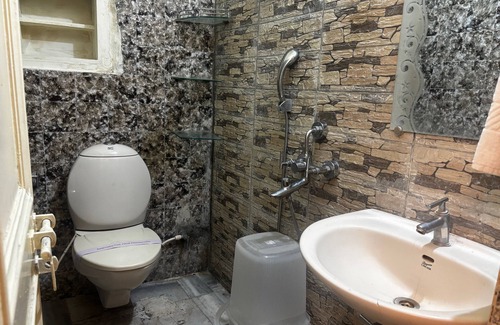 Sadar Hotel | JK Rooms 149 Thakur Galaxy