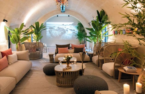 Paradou Bed & Breakfast | JKMoulin : Where history meets luxury ! Built in 1679 , restored in 2021/2022