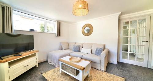 Weymouth Apartment | Joannes Retreat, Dog Friendly Property in Weymouth with Free Parking