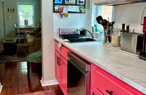 Lake Worth Cottage | Joel's place: cozy 2 bedroom cottage with heated pool