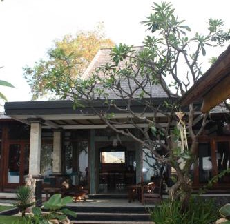 Kaliasem Villa | Joglo On The Beach