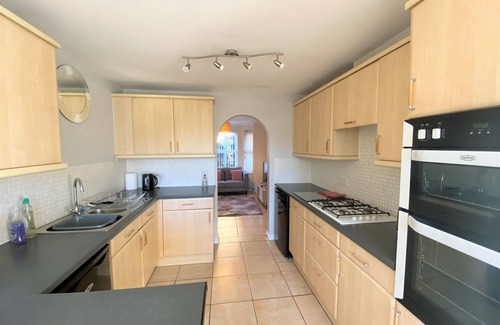 Wellingborough House | Johnson Townhouse 8 person serviced accommodation