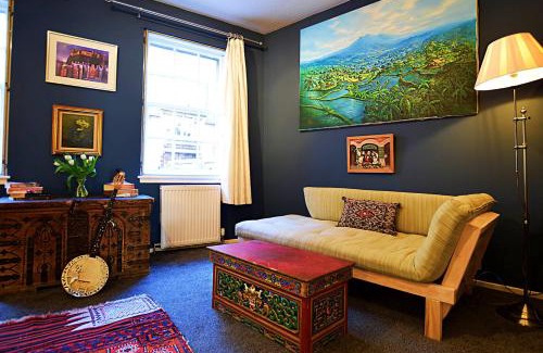 Old Town Apartment | JOIVY Bohemian Writers Retreat in Old Town