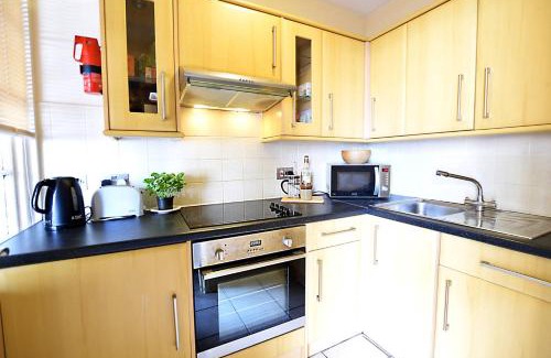 Old Town Apartment | JOIVY Bohemian Writers Retreat in Old Town