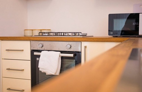 Walsall House | JOIVY Charming 3-bed house in Walsall