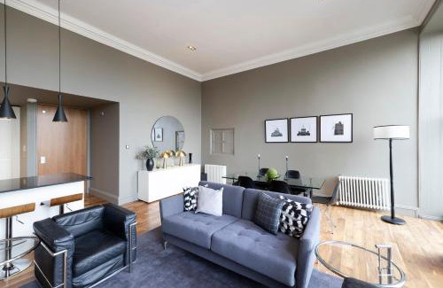 Old Town Apartment | JOIVY Stunning Flat near Edinburgh Castle