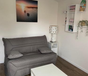 Biganos Apartment | joli studio neuf tout equipé, wifi