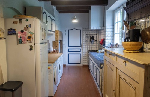 Pons House | Jolie maison de campagne, PISCINE avec vue sur les hauteurs 💛